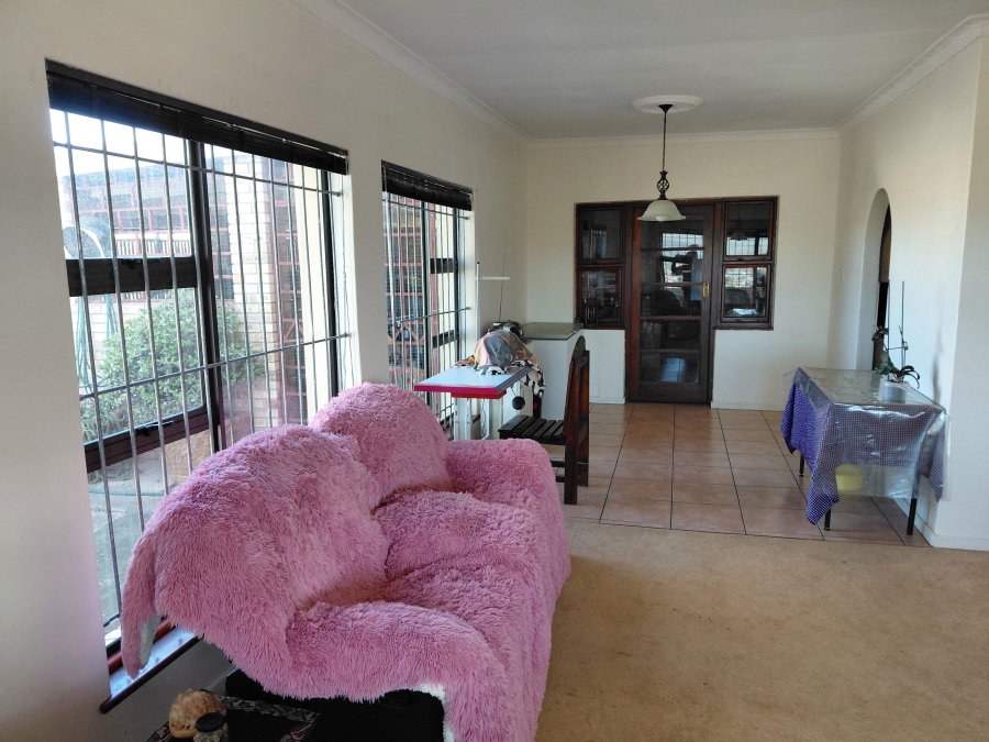 4 Bedroom Property for Sale in Heuwelkruin Eastern Cape